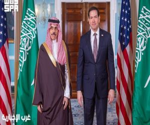 وزير الخارجية يبحث مع نظيره الأمريكي المستجدات الدولية