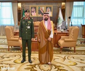 أمير جازان يُقلّد مدير سجون المنطقة رتبته الجديدة