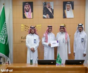 مدير تعليم الطائف يُكرّم المتقاعدين ويُثمّن عطاءهم في خدمة التعليم