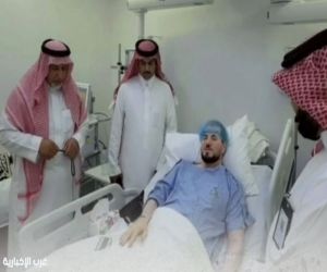مدير مستشفى القريات العام يطمئن على صحة الشيخ مبارك بن هلان الوردة عقب نجاح عملية جراحية  ز