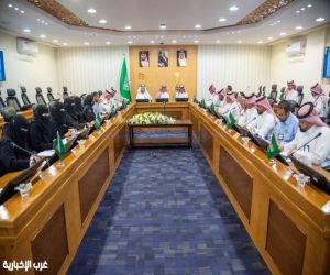 مدير عام  "تعليم الطائف" يرأس اجتماع لجنة تحسين البيئة التعليمية