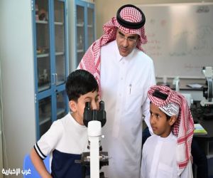 مدير عام تعليم الطائف يزور مدارس الموهوبين ويشارك الطلاب يومهم الدراسي