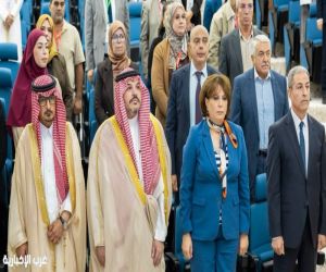 معرض الجزائر الدولي للكتاب يطلق برنامجه الثقافي ويستقبل زواره