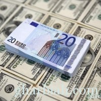 الدولار يتراجع مع البيانات الأمريكية الضعيفة وسط ارتفاع لليورو