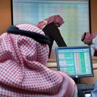 المؤشر السعودي يرتفع وأسهم مصر تهبط
