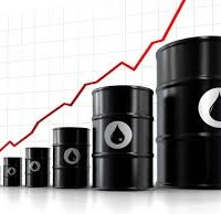 النفط يسجل أعلى سعر في 4 شهور مع صعود السلع الأولية