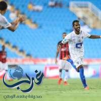 حضر " العابد " فظهر " الهلال "