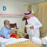  الدكتور الطائفي يزور المرضى المنومين بمستشفى الأنصار في المدينة المنورة