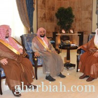 الأمير خالد الفيصل يستقبل عددًا من أصحاب الفضيلة المشايخ والقضاة في المنطقة