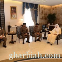 الأمير خالد الفيصل يكرم عدداً من أفراد وضباط شرطة المنطقة