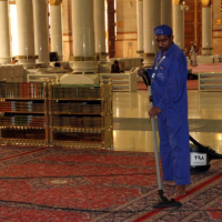 إدارة النظافة والسجادبالمسجد النبوي تجري ترتبيات لإستقبال ضيوف الرحمن والزوار