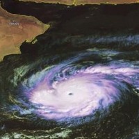 انتهاء الحالة المدارية لإعصار " شابالا " في بحر العرب