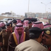 نيابة عن أمير منطقة حائل وكيل الإمارة يعزي أسرة شهيد الواجب النقيب خالد العليقي