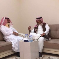 الأمير مشاري بن سعود يطمئن على صحة أمين منطقة الباحة