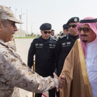 خادم الحرمين الشريفين يضع حجر الأساس لمشروع إنشاء قاعدة الملك سعود الجوية