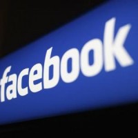 فيسبوك توسع نطاق البث المباشر في تحد لمنافسيها في التلفزيون والانترنت