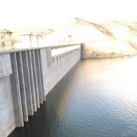 محافظ بيشة : سد الملك فهد يخزن 104 ملايين متر مكعب من مياه الأمطار