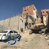 بلدية الشوقية تزيل عمائر مخالفة بمكة المكرمة