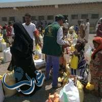 مركز الملك سلمان للإغاثة يواصل توزيع السلال الغذائية في المخا