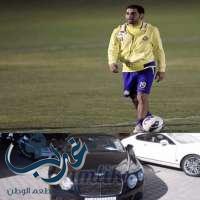 الراهب يعرض سيارته “البنتلي” للبيع في احد معارض الرياض