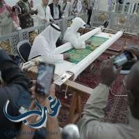 ضيوف خادم الحرمين الشريفين يزورون مجمع الملك عبدالعزيز لكسوة الكعبة المشرفة