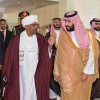 ولي العهد الأمير محمد بن سلمان يودع رئيس جمهورية السودان لدى مغادرته جدة