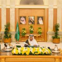 خادم الحرمين يشكر الأمير محمد بن نايف ويرحب بوزير الداخلية الجديد في مجلس الوزراء