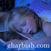دراسة تحذر من نوم الأطفال في غرف نوم بها أجهزة إلكترونية