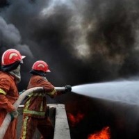 مقتل 11 في حريق هائل جنوب باكستان