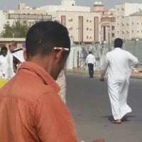 عربات في شوارع جدة تبيع السم