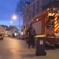 العقل المدبر لهجمات باريس لم يعتقل والحملة الأمنية تنتهي بمقتل إثنين وإعتقال 8 أشخاص