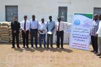 الندوة العالمية توزع عشرات الأطنان من الأرز والتمور على اللاجئين اليمنيين في جيبوتي