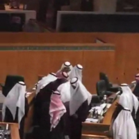وفاة النائب الكويتي نبيل الفضل أثناء انعقاد جلسة مجلس الأمة "فيديو"