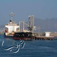 مليشيا الحوثي تحتجز 34 سفينة إغاثية في الحديدة والصليف