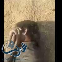 فيديو صادم.. جنود عراقيون يعدمون طفلا ثم يسحقونه بالدبابة