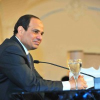 مصر تمدد المشاركة بالعملية العسكرية في اليمن لمدة عام إضافي
