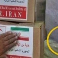 الإعلام التركي: “حزب الله” يسرق معونات اللاجئين السوريين ويضع عليها علم إيران