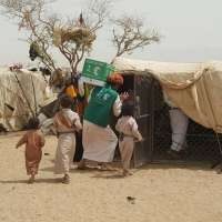 مركز الملك سلمان للإغاثة يقدم 4121 سلة غذائية لنازحي محافظة الجوف اليمنية