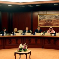 لجنة الصداقة البرلمانية في مجلس الشورى تجتمع بوزير الدولة البريطاني