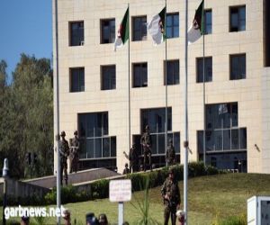 الشرطة الجزائرية تؤكد مقتل رجل أمن في هجوم على مقر أمني شمالي البلاد