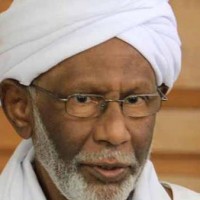 وفاة حسن الترابي بعد أزمة صحية مفاجئة في السودان