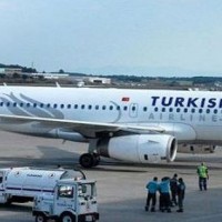طائرة تركية : تهبط إضطرارياً بالقاهرة بعد إصابتها بعطل فني