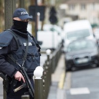 عاجل رويترز: سماع دوي انفجار خلال عملية للشرطة البلجيكية في حي سكاربيك في بروكسل