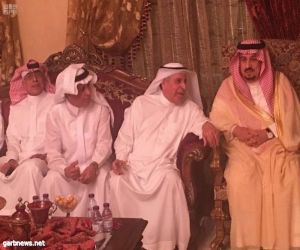 أمير منطقة الرياض يقدّم العزاء والمواساة لأسرة الفايز في وفاة والدتهم رحمها الله