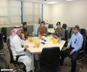 وفد مركز تدريب الدفاع المدني بعسير  يتعرفون على منشأت تقنية ابها ويشيدون بتدريب الشباب السعودي