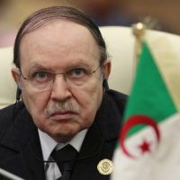 أنباء وفاة الرئيس الجزائري بوتفليقه بعد صراع طويل مع المرض