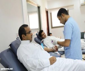مجمع الملك عبدالله ينفذ حملة للتبرع بالدم لطلاب كليات جامعة جدة بخليص