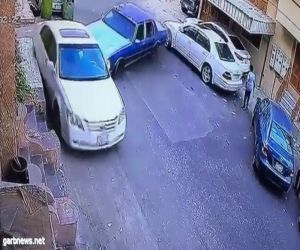 شرطة الشرقية تكشف تفاصيل فيديو سرقة سيارة والفرار بها.