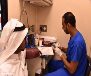كلية الطب ومدينة  عبد العزيز الطبية بالحرس الوطني تنفذان حملة للتبرع بالدم