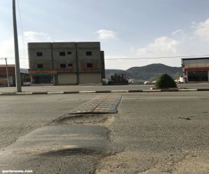 ‏بلدية بحر أبوسكينة تضع مطبات دون لوحات إرشادية
